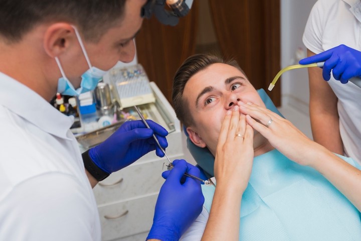 Bad breath treatment in Guildford